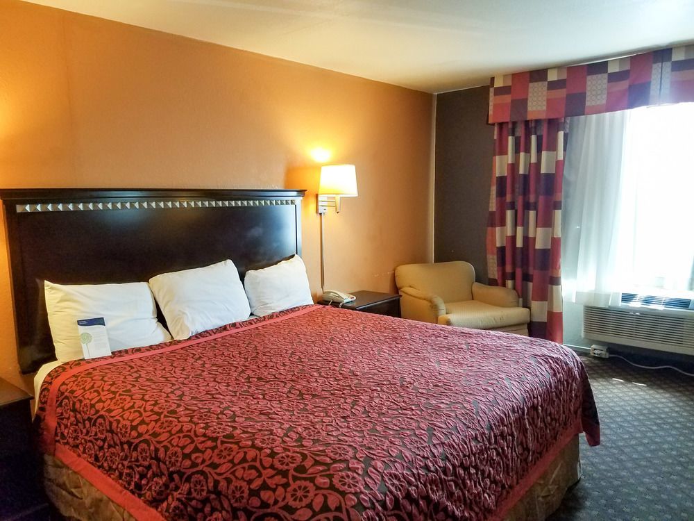 Oyo Townhouse Dodge City Ks Eksteriør billede