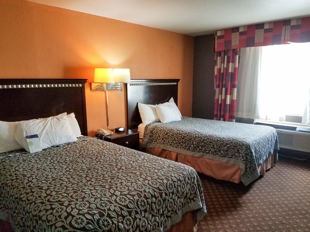 Oyo Townhouse Dodge City Ks Eksteriør billede